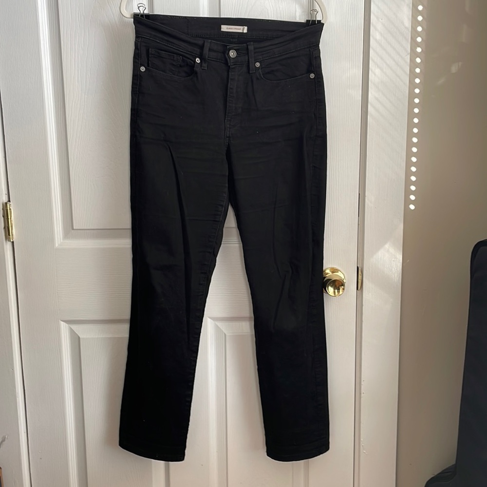 Levi’s Black Classic Straight Leg Jeans Size 6